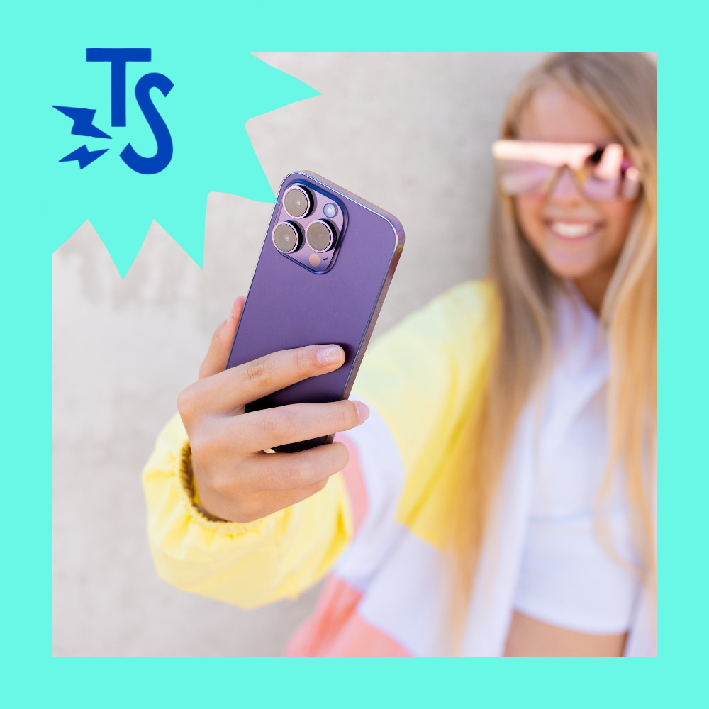 Image of girl taking a selfie